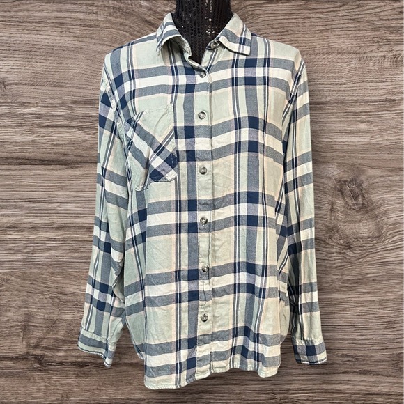 Magellan Outdoors Shirt Womens XL Navy Aqua Plaid Boyfriend Fit Willow‎ Creek - Picture 13 of 16